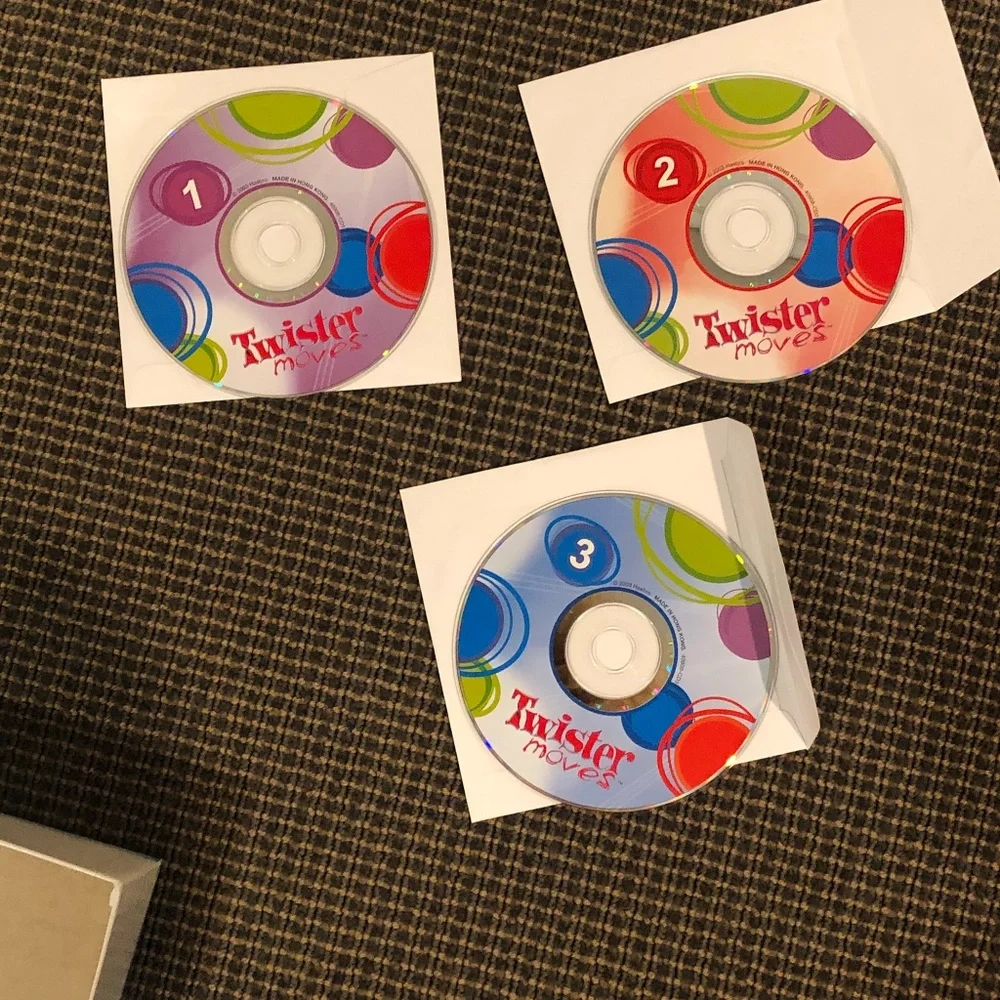 TWISTER MOVES 2003 EDITION - NEVER USED